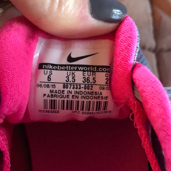 Nike sneakers - Picture 2 of 3